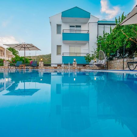 Oezguem Suite Otel Datca Bagian luar foto
