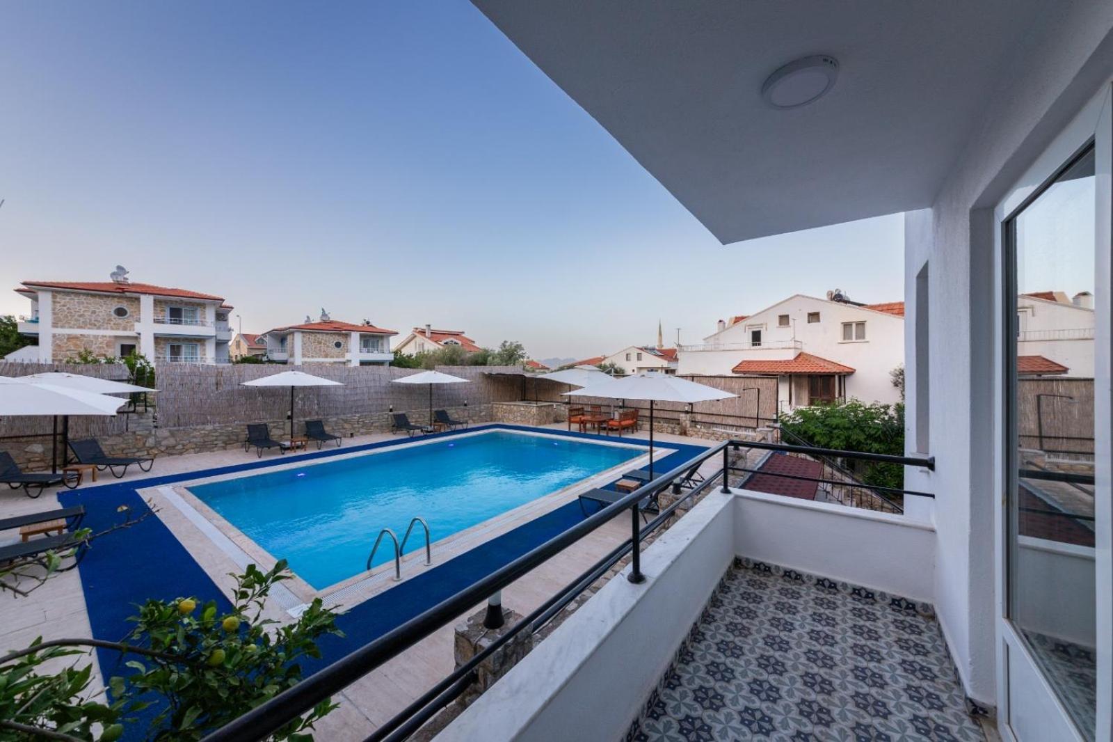 Oezguem Suite Otel Datca Bagian luar foto