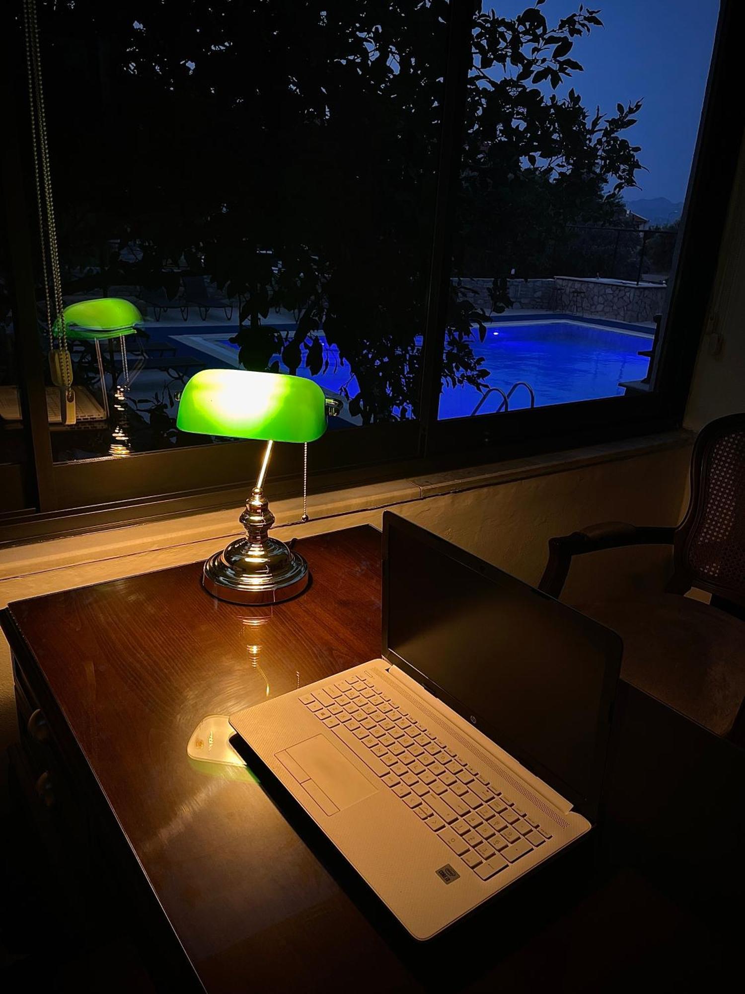 Oezguem Suite Otel Datca Bagian luar foto