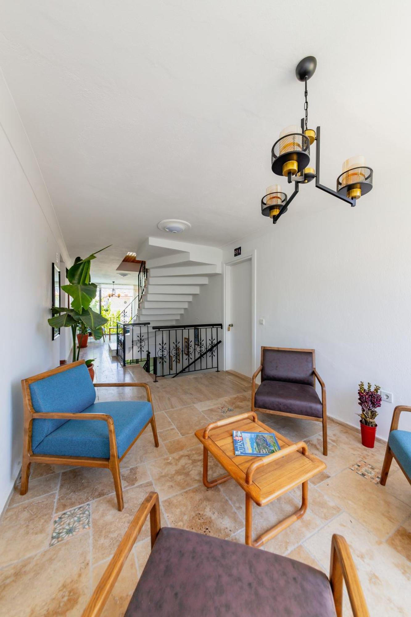 Oezguem Suite Otel Datca Bagian luar foto
