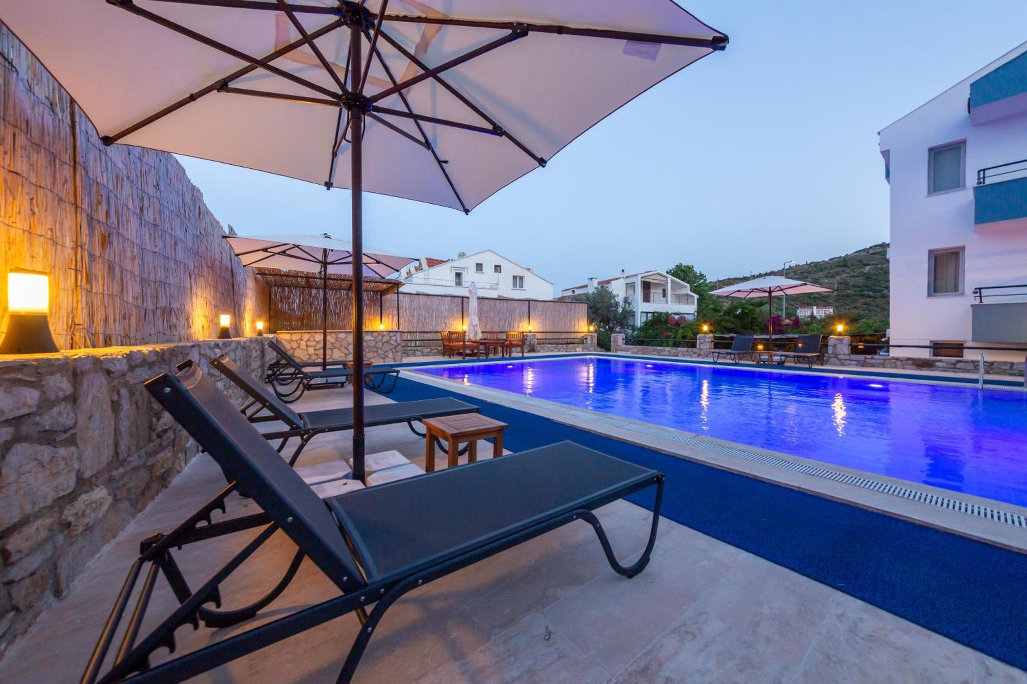 Oezguem Suite Otel Datca Bagian luar foto