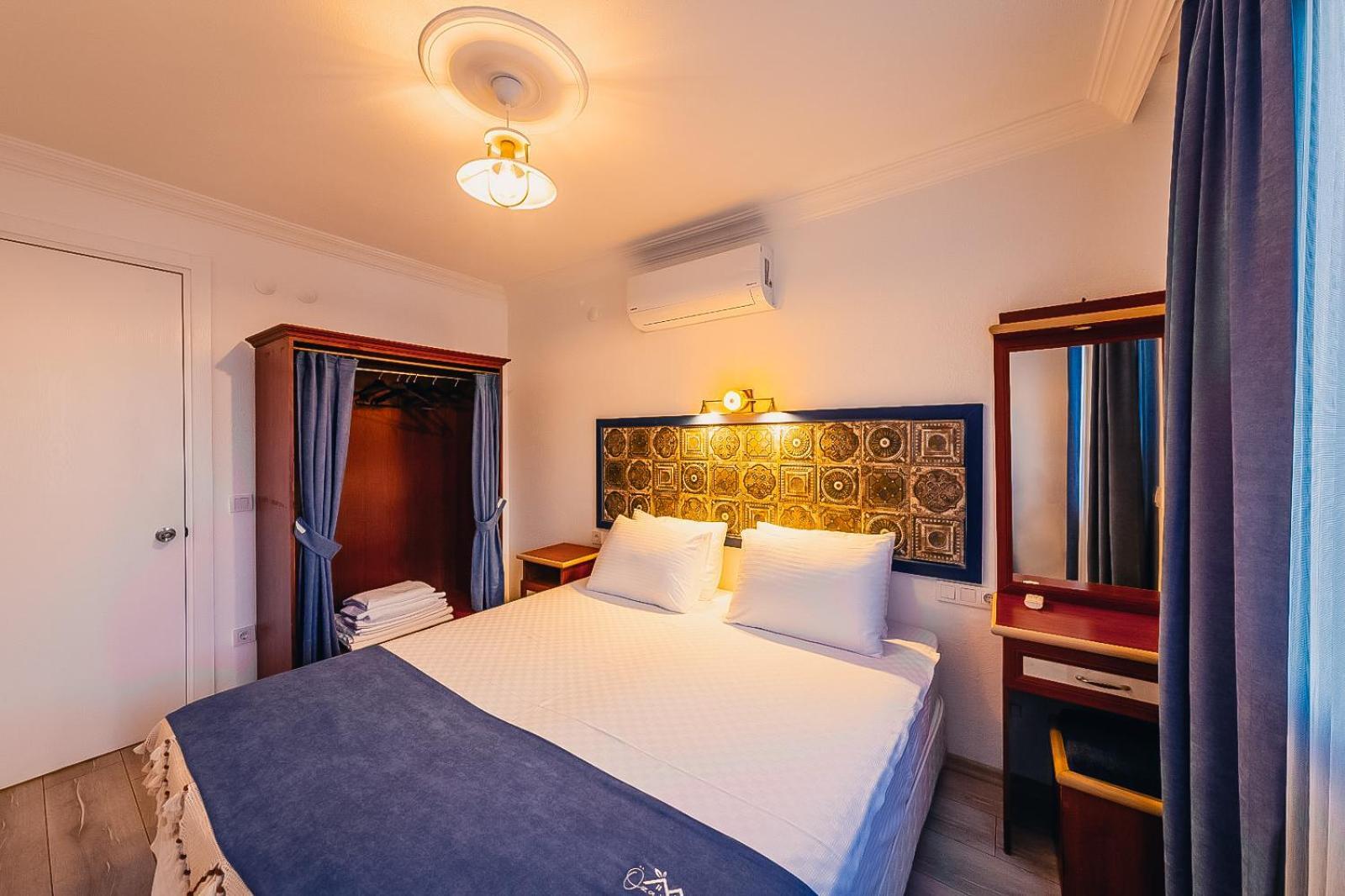 Oezguem Suite Otel Datca Bagian luar foto