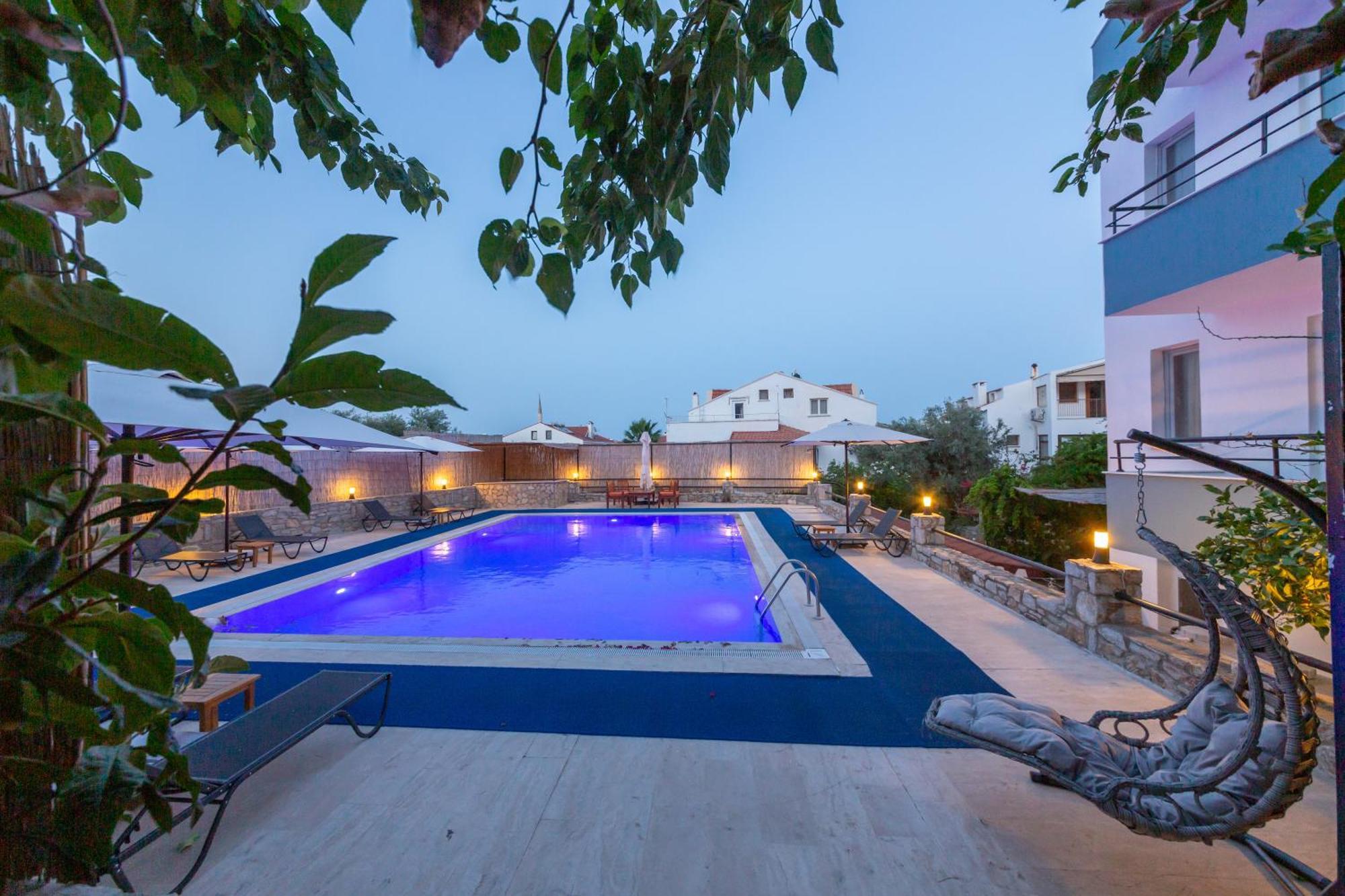Oezguem Suite Otel Datca Bagian luar foto