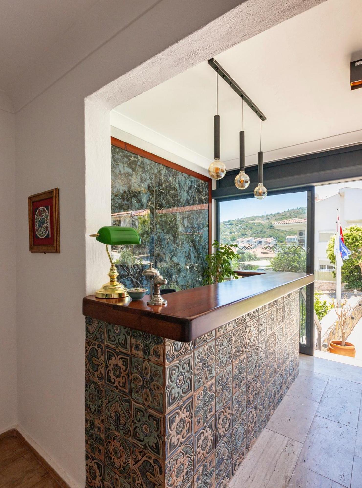 Oezguem Suite Otel Datca Bagian luar foto