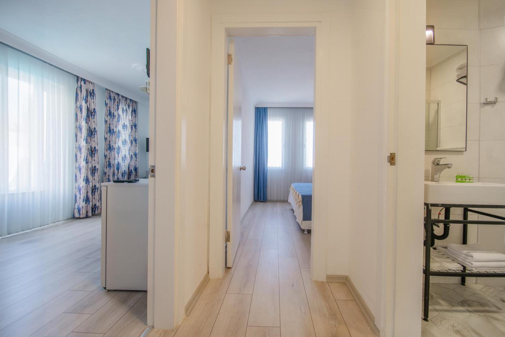 Oezguem Suite Otel Datca Bagian luar foto