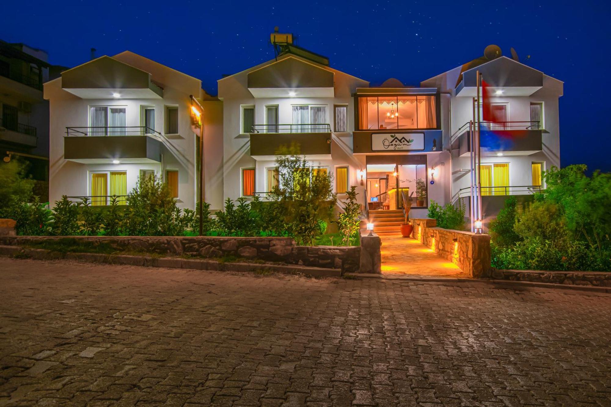 Oezguem Suite Otel Datca Bagian luar foto