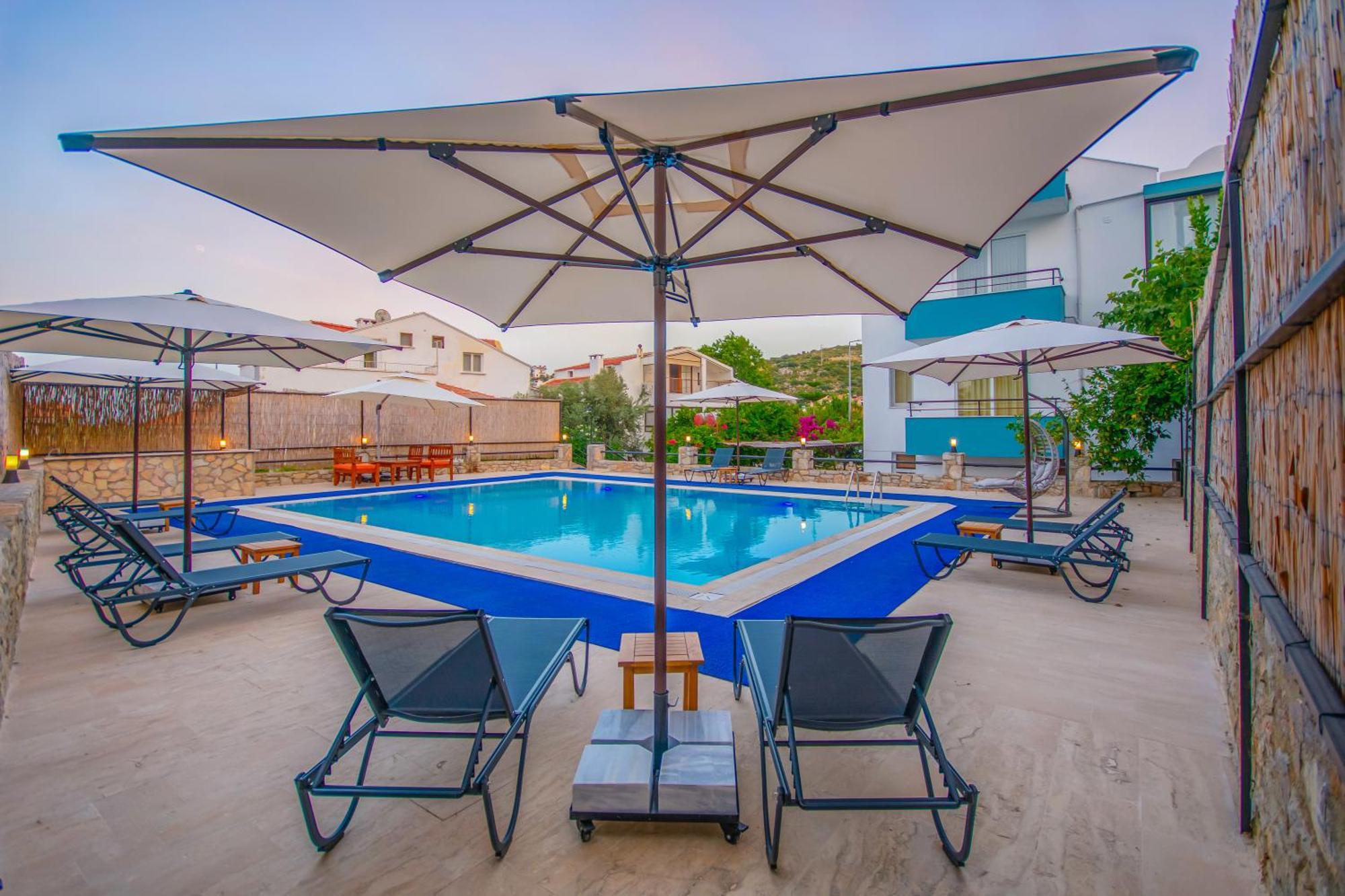 Oezguem Suite Otel Datca Bagian luar foto