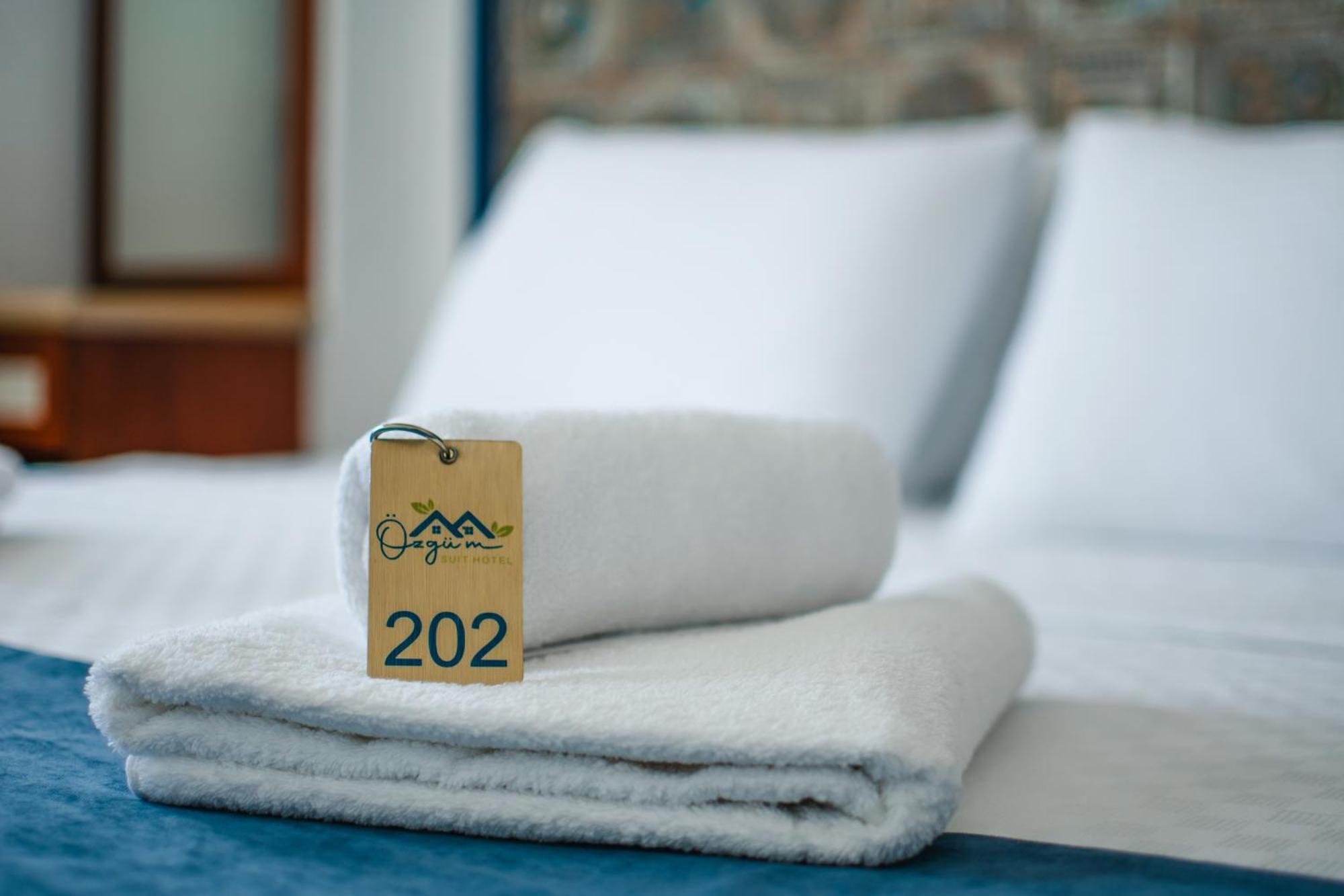 Oezguem Suite Otel Datca Bagian luar foto